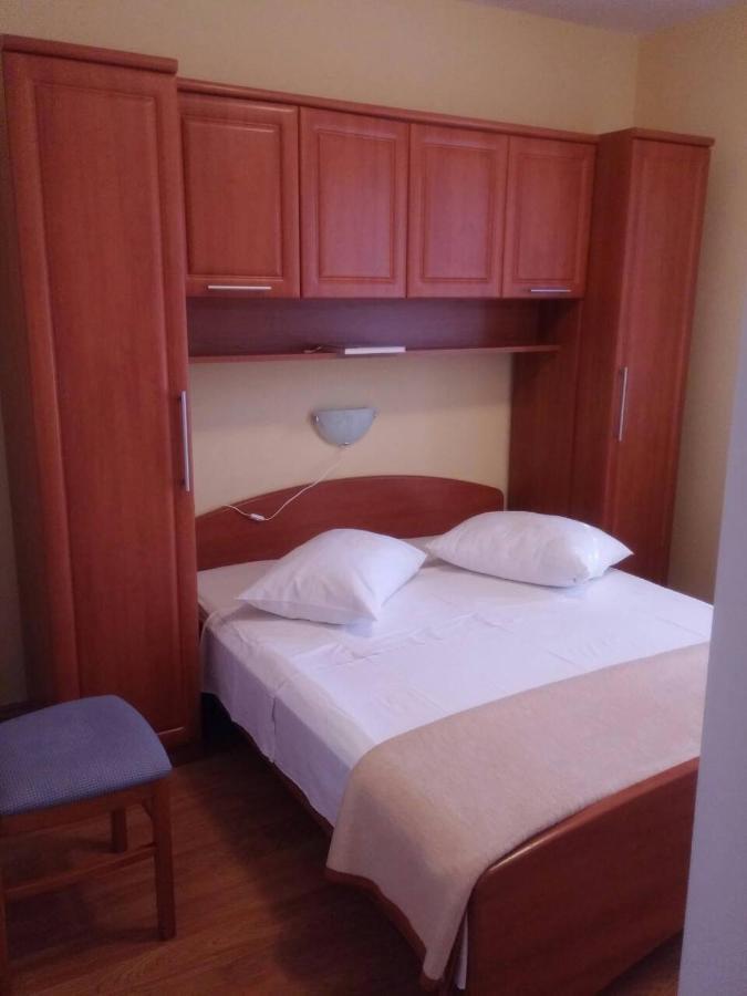 Apartments & Rooms Brna Banjol Exterior foto