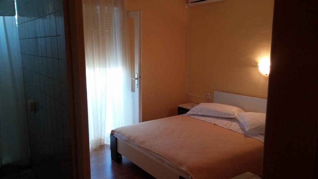 Apartments & Rooms Brna Banjol Exterior foto