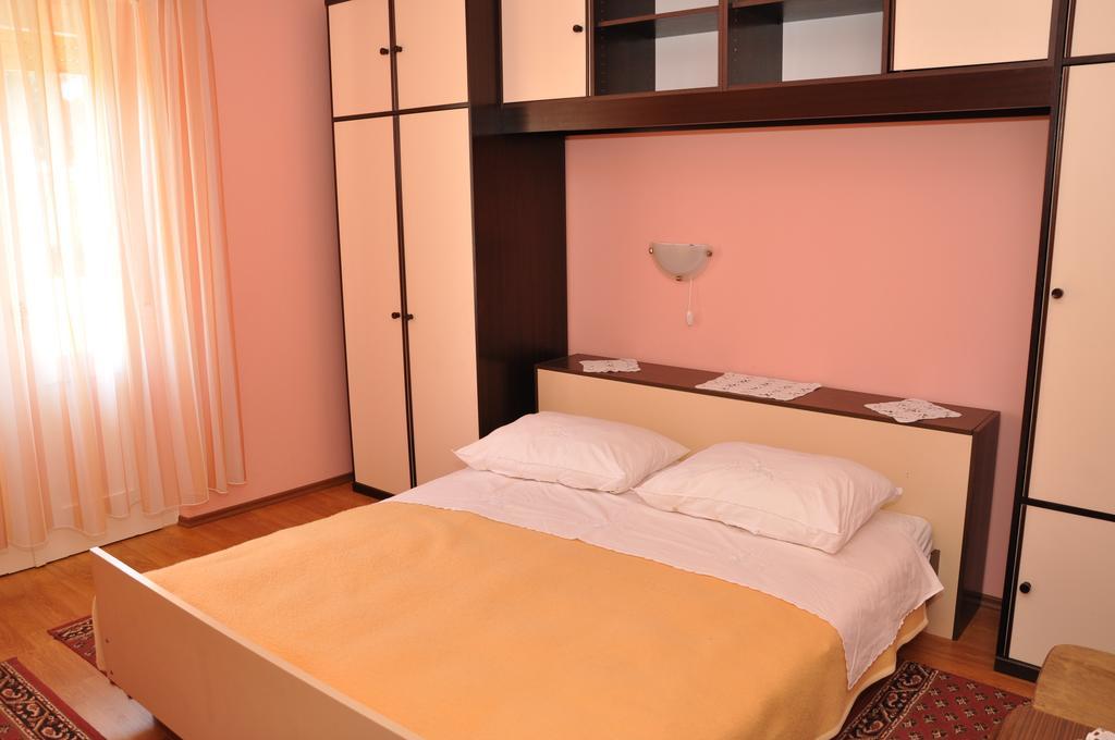 Apartments & Rooms Brna Banjol Quarto foto