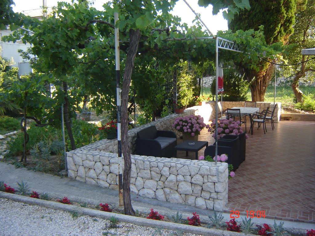 Apartments & Rooms Brna Banjol Exterior foto