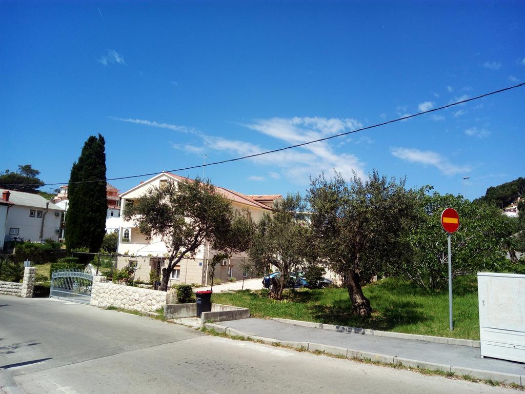 Apartments & Rooms Brna Banjol Exterior foto