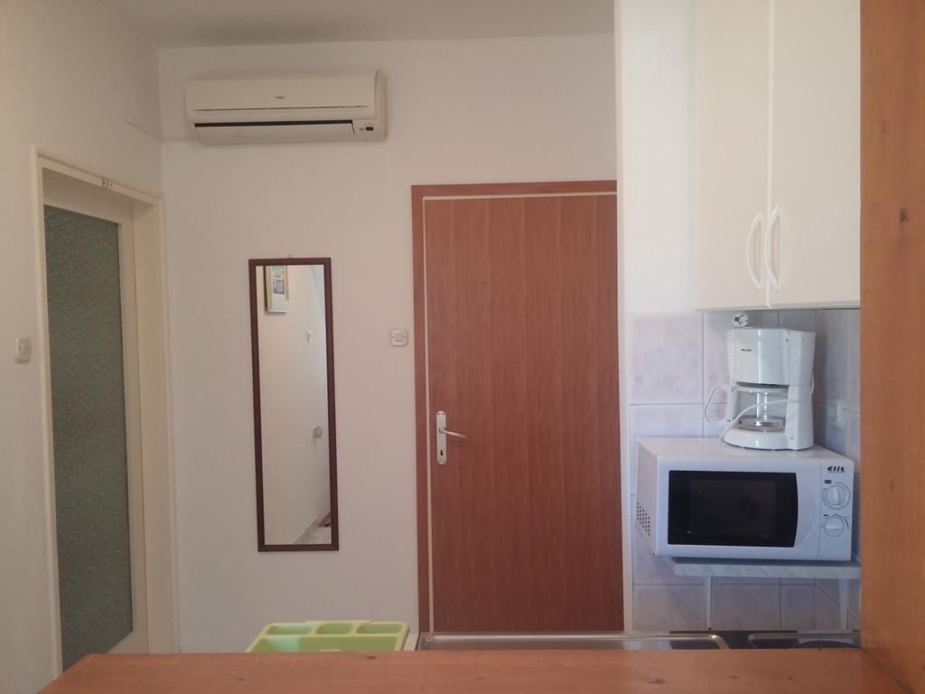Apartments & Rooms Brna Banjol Exterior foto