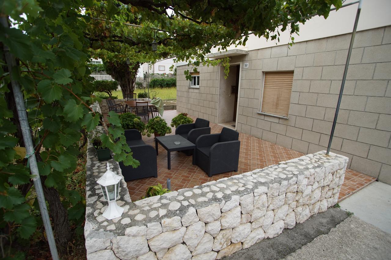 Apartments & Rooms Brna Banjol Exterior foto